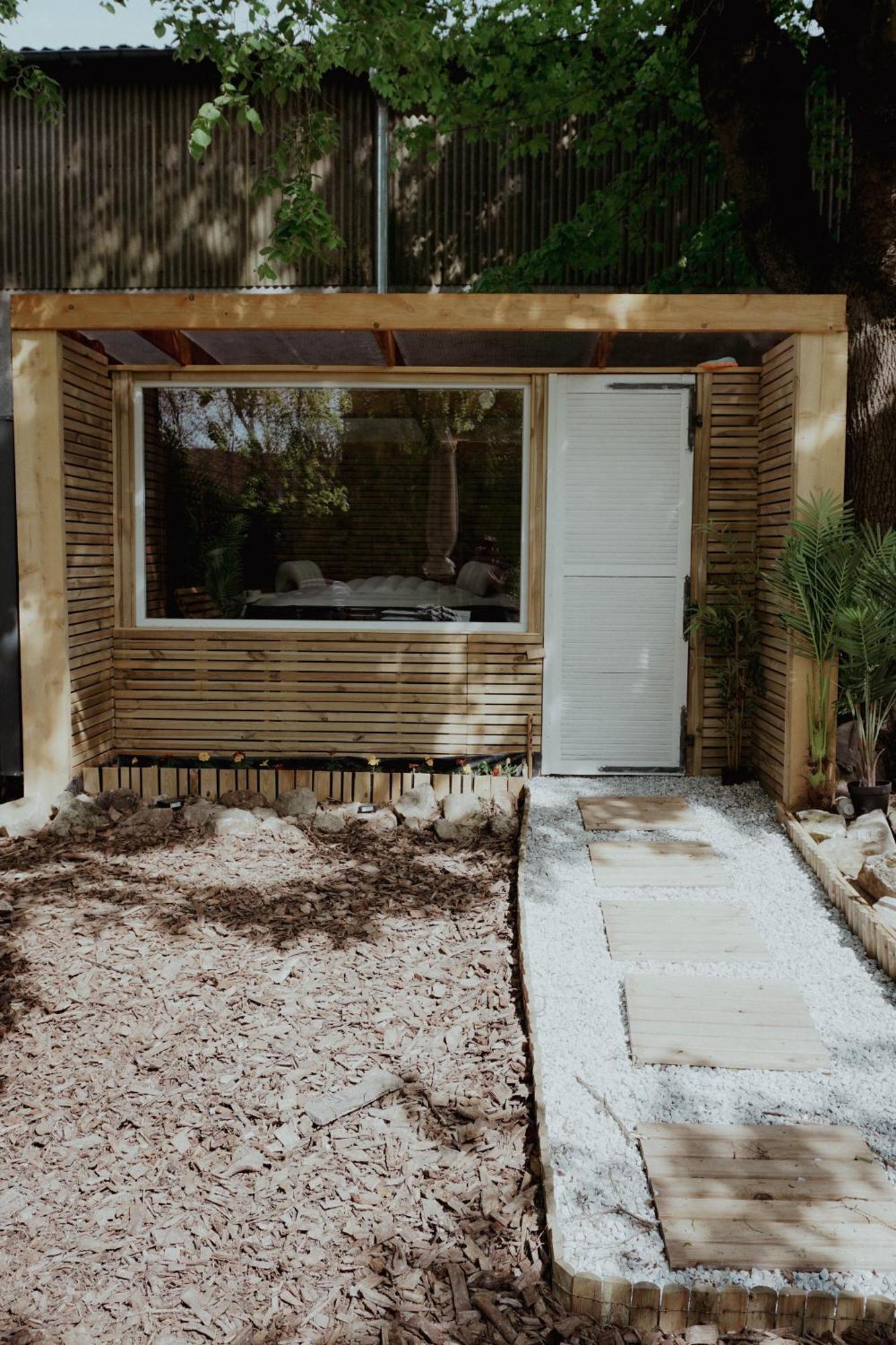 Le Chalet Tipi Avec Jacuzzi Et Jardin Troyes Dış mekan fotoğraf